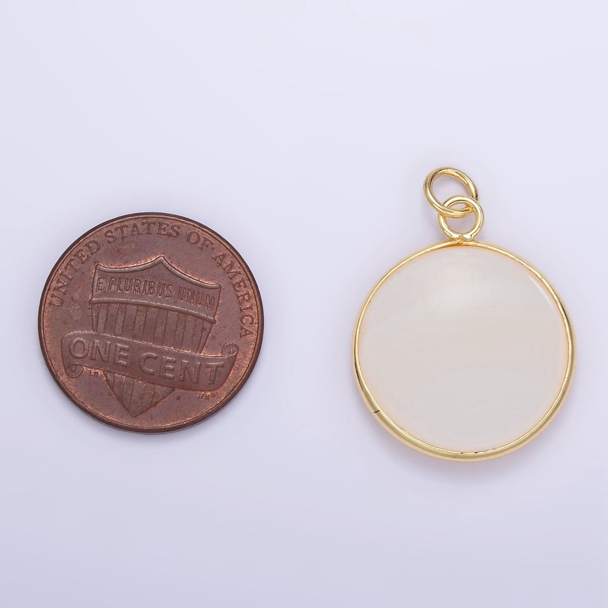 14K Gold Filled 25mm Shell Pearl Bezel Round Charm | D568