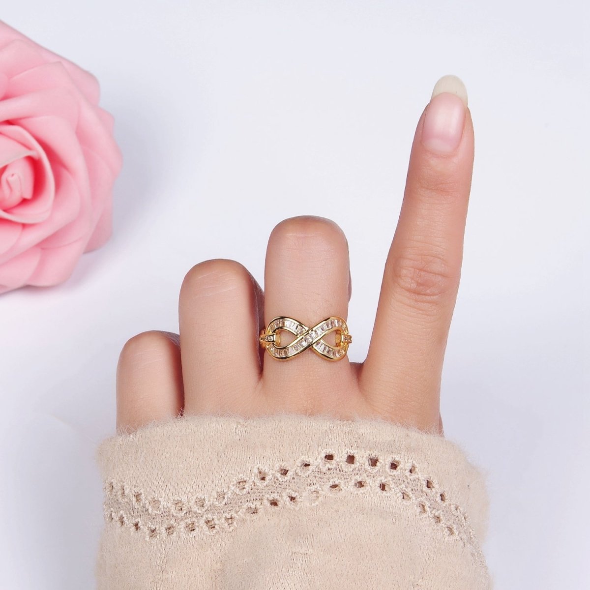 14K Gold Filled Baguette Lined Infinity Band Ring | O1381