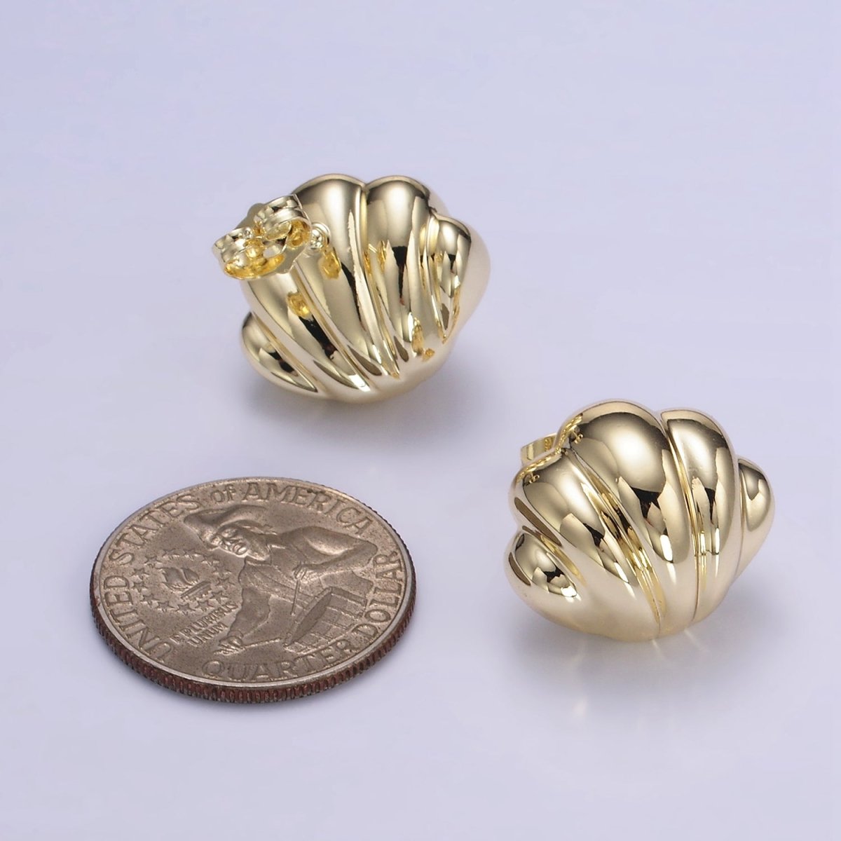 18mm Lightweight Puffed Croissant Stud Earrings | V073