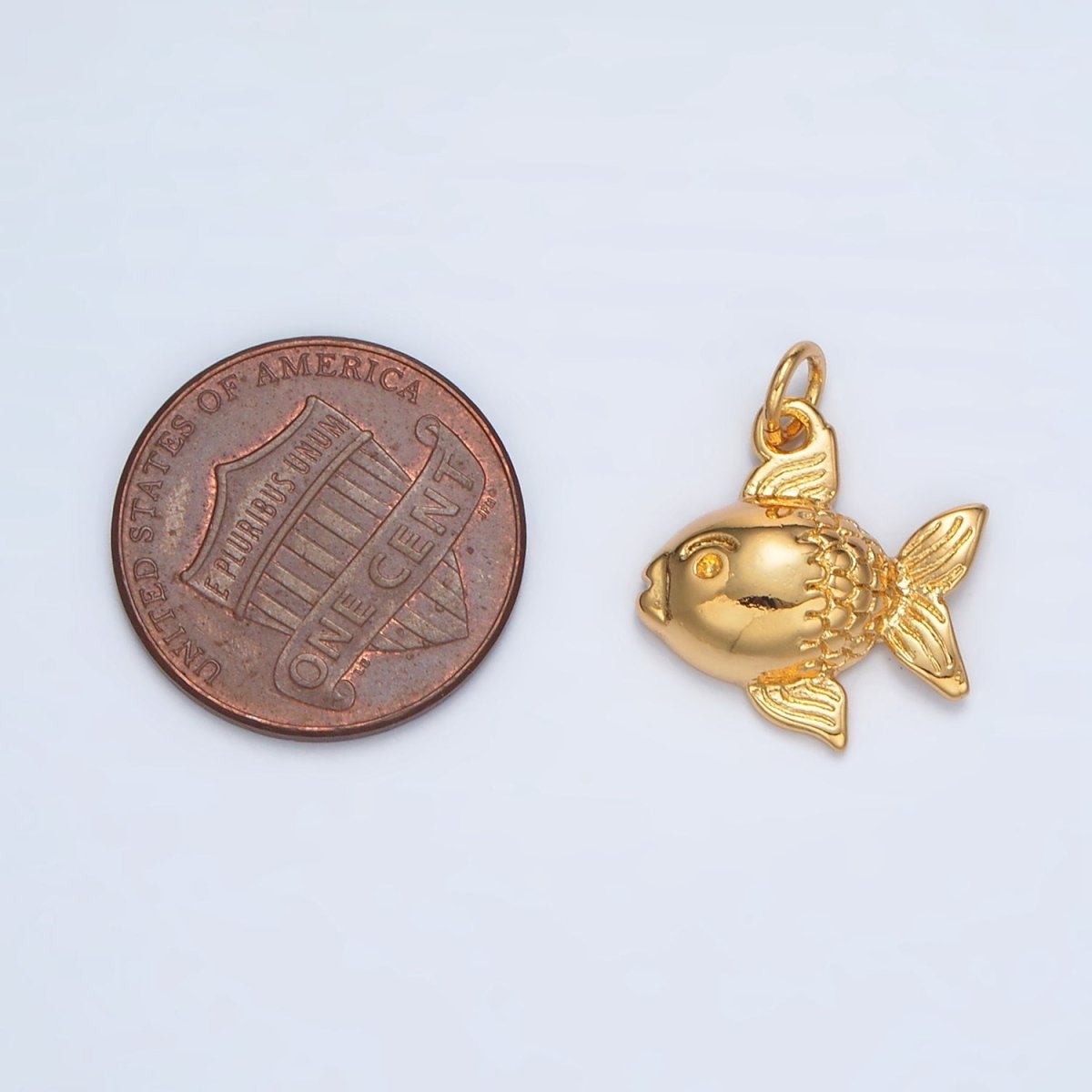 24K Gold Filled 20mm Textured Gold Fish Animal Charm | AG926