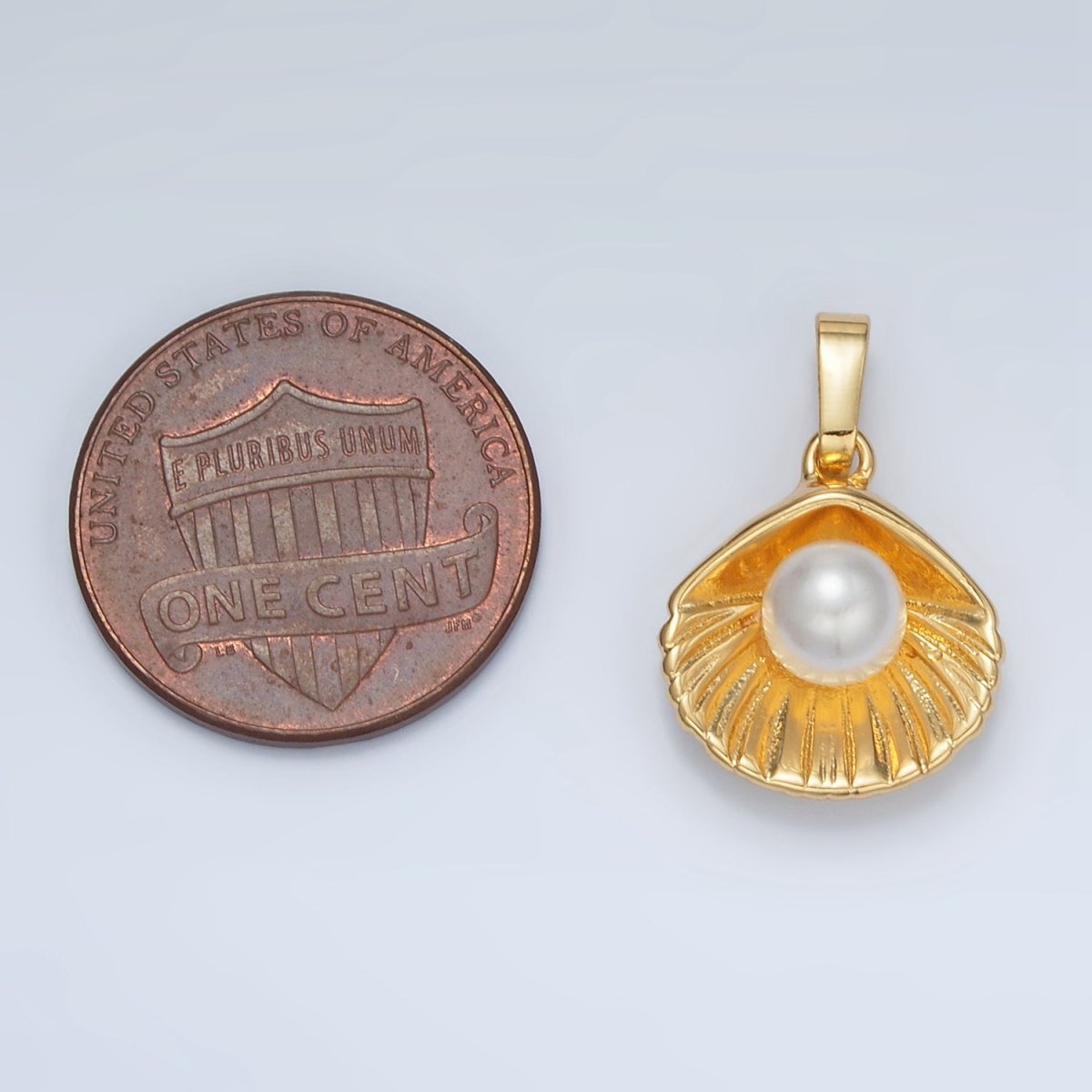 24K Gold Filled Clam Sea Shell Pearl Pendant | AA1393