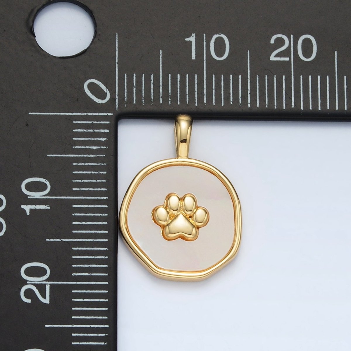 24K Gold Filled Pet Paw Print Shell Pearl Stamped Round Pendant | AA1371