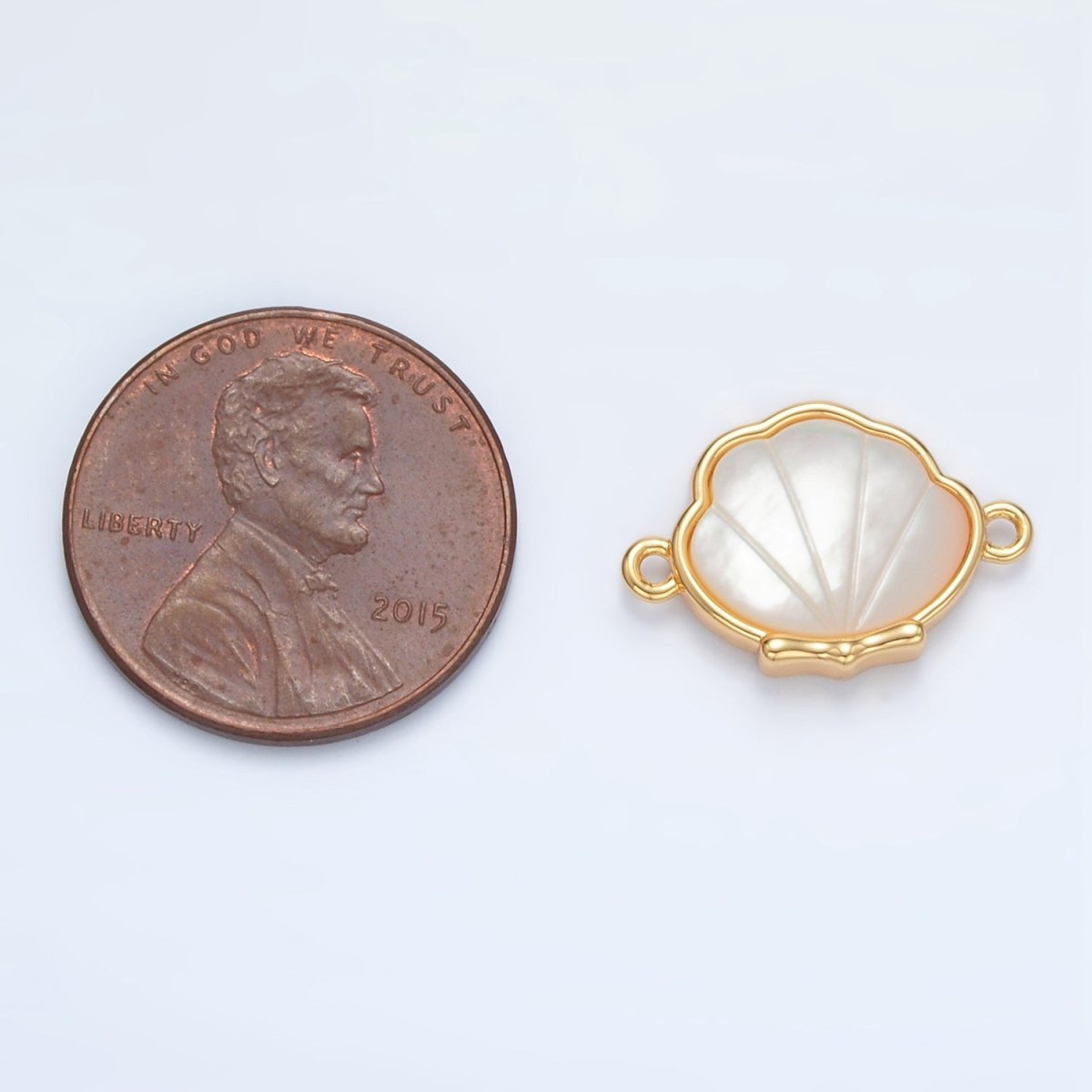 24K Gold Filled Shell Pearl Clam Shell Connector | F095