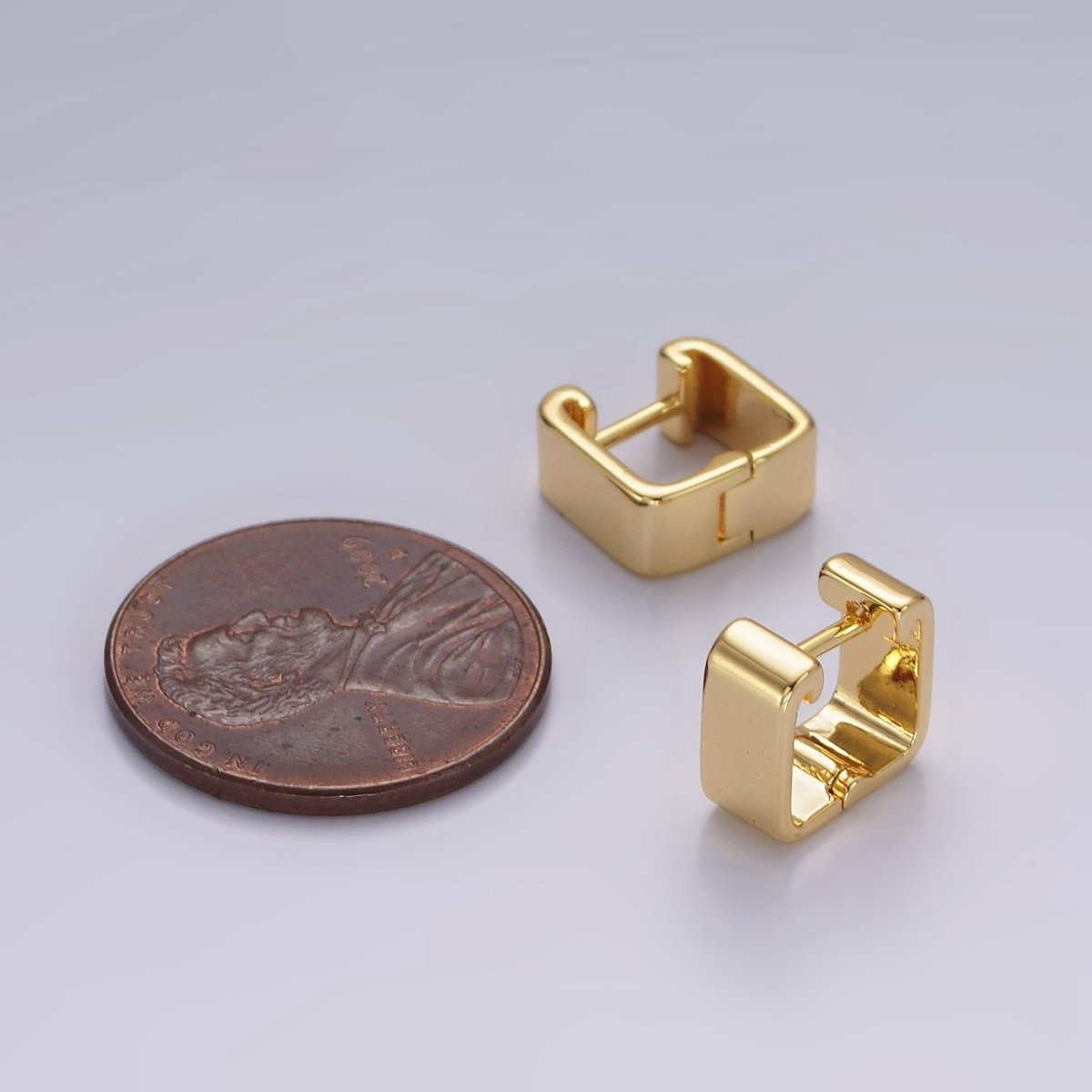14K Gold Filled 10mm Wide Square Minimalist Cartilage Huggie Earrings | AE982
