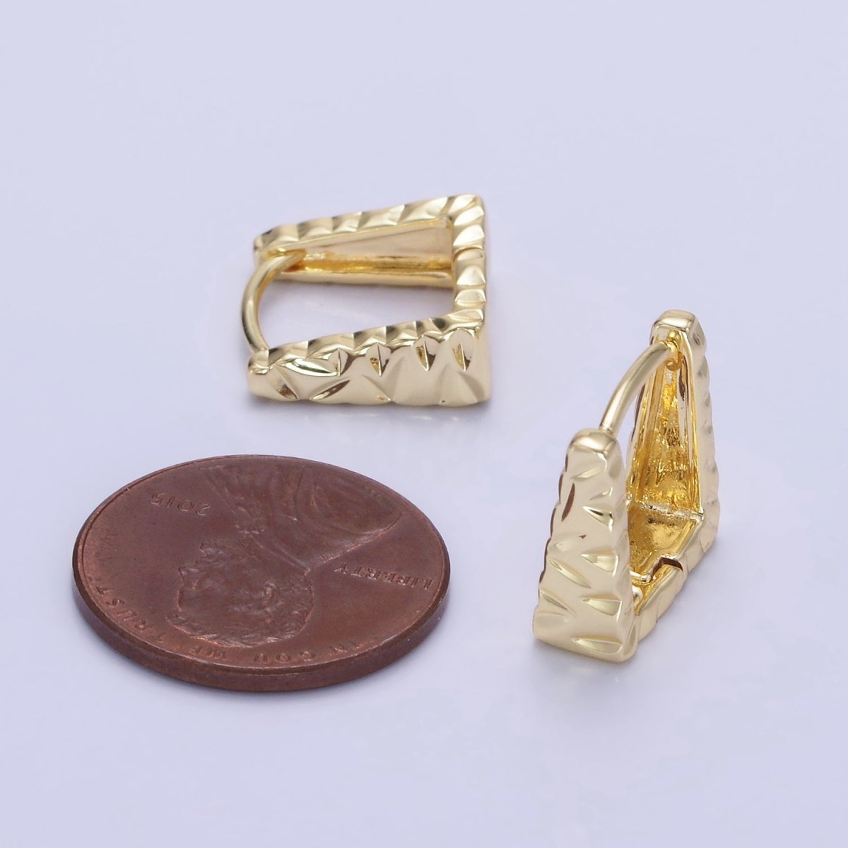 14K Gold Filled 13mm Triangle Hammered Square Huggie Earrings | AB1266