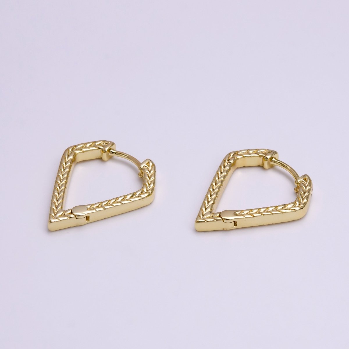14K Gold Filled 22.5mm Wheat V Line-Textured Triangle Hoop Earrings | AD1087