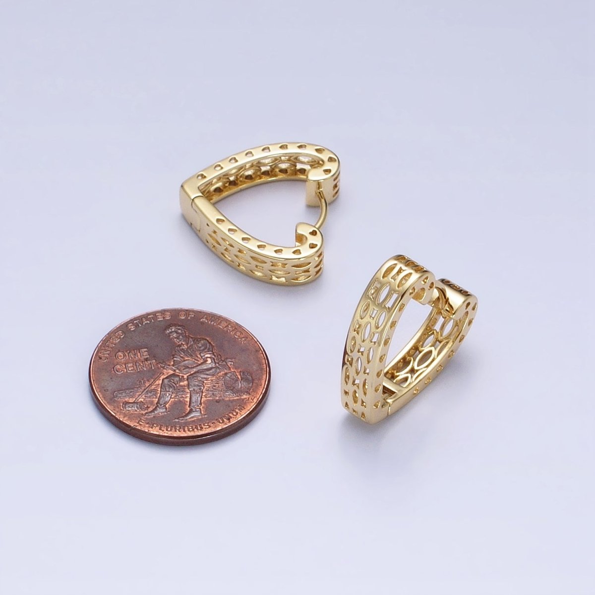 14K Gold Filled Geometric Filigree Heart Huggie Hoop Earrings | AD1530