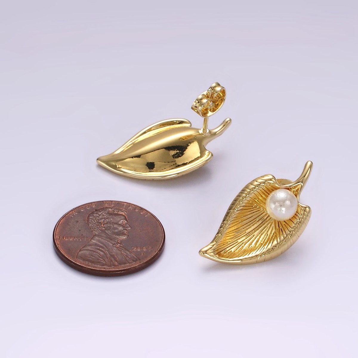 14K Gold Filled Pearl Curved Line-Textured Teardrop Dome Stud Earrings Set | AE955