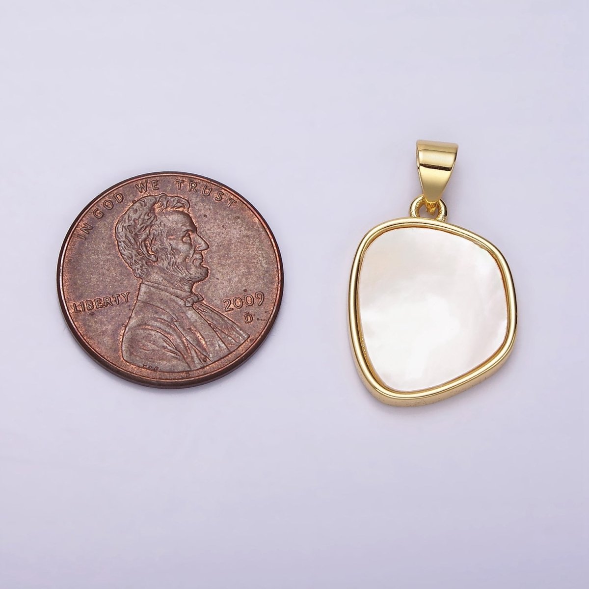 14K Gold Filled Shell Pearl Abstract Bezel Pendant | N1950