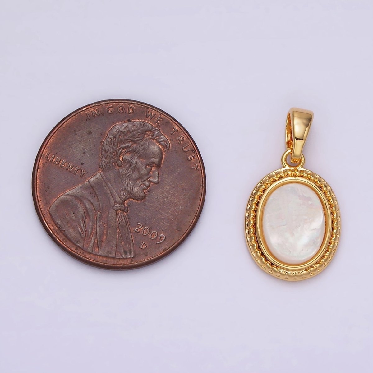 14K Gold Filled Shell Pearl Braided Bezel Oval Pendant | N1797