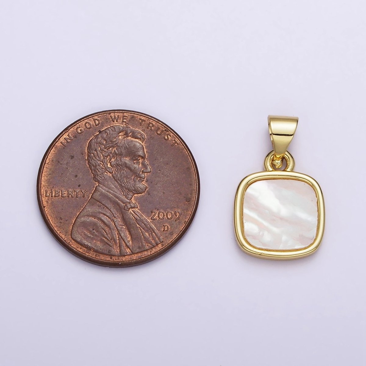 18K Gold Filled 17.5mm White Shell Pearl Square Pendant | AA-554