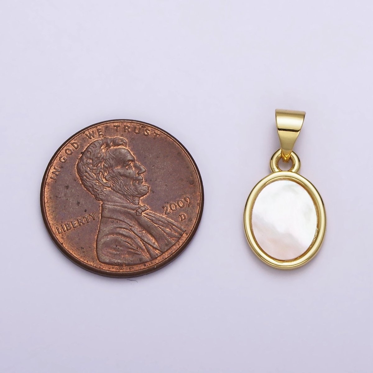 18K Gold Filled 22mm White Shell Pearl Oval Pendant | AA556