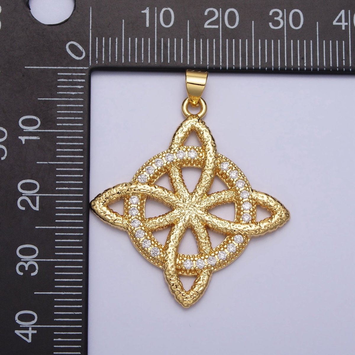24K Gold Filled Celtic Knots Pendant AA257