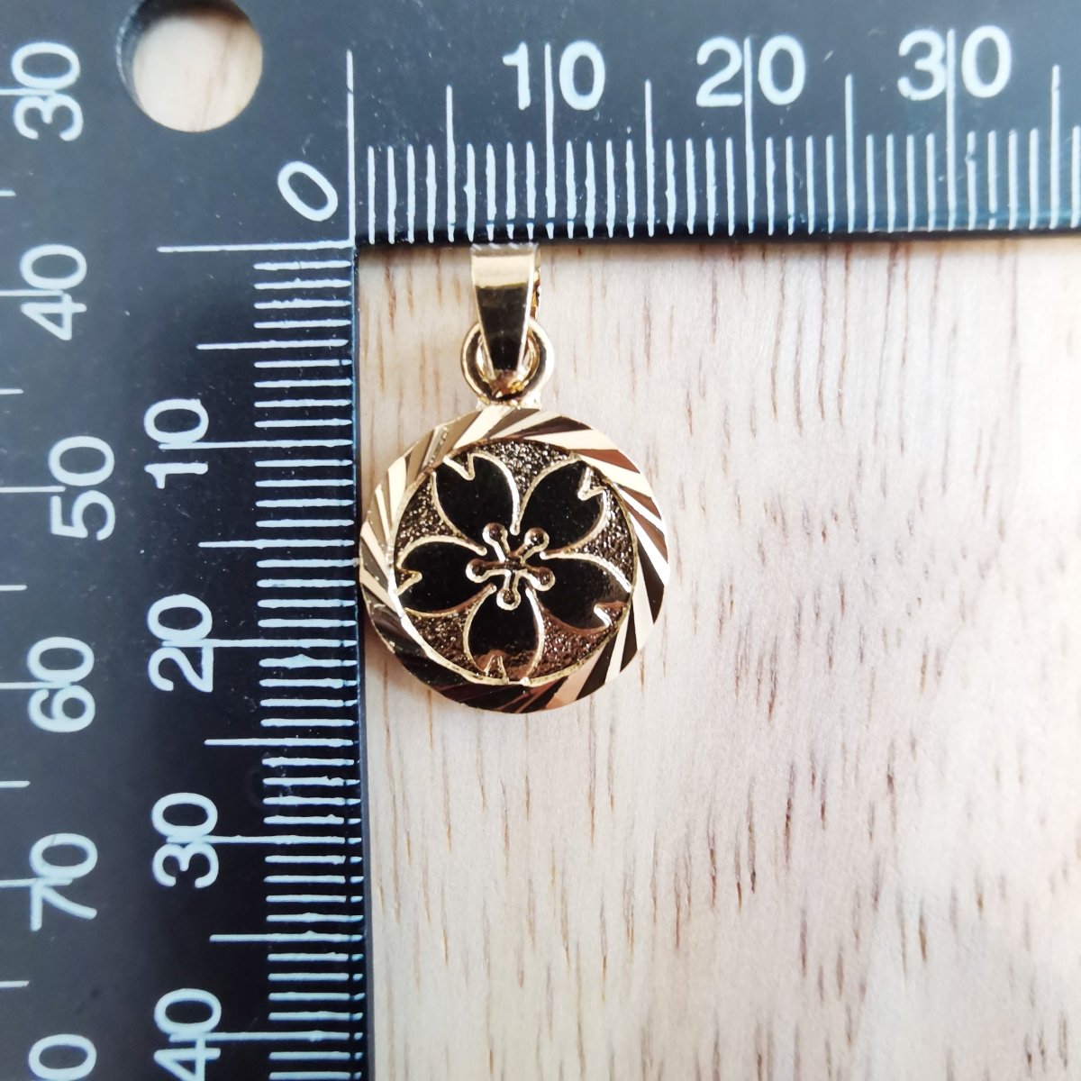 Black Gold Filled Flower Round Pendants I-835
