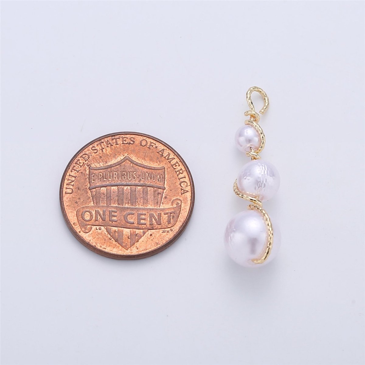 Clearance! Gold Hand Wired Faux Pearl Pendant for DIY Necklace E-492