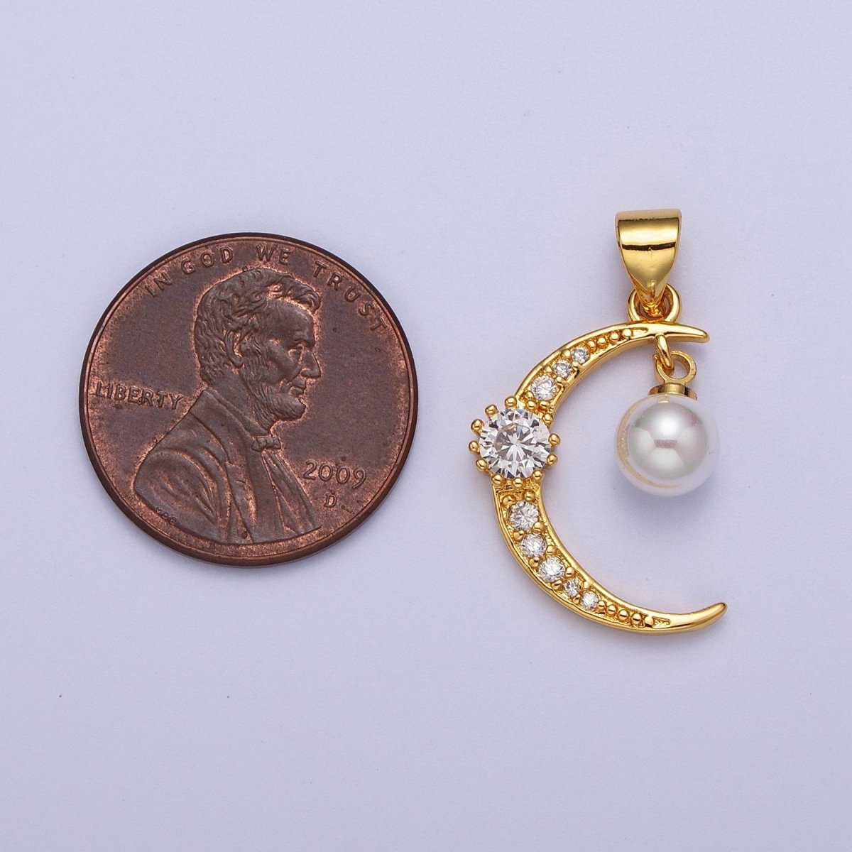 Dainty Gold Crescent Moon Charm with Pearl for Necklace Pendant X-697