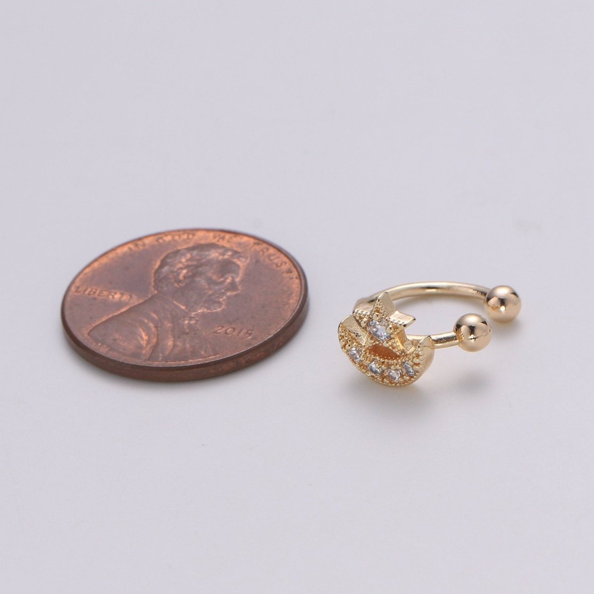 Dainty Moon Earcuff Gold Ear cuff cartilage earring no piercing, gold ear cuff, fake piercing, moon star earcuff, Celestial ear cuff wrap AI-081