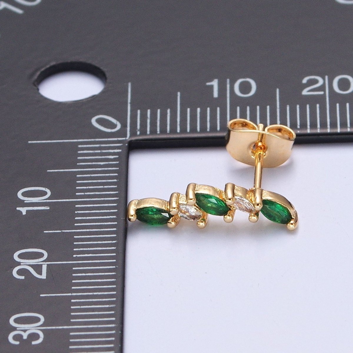 Emerald Green Cz Stud Earring T-524