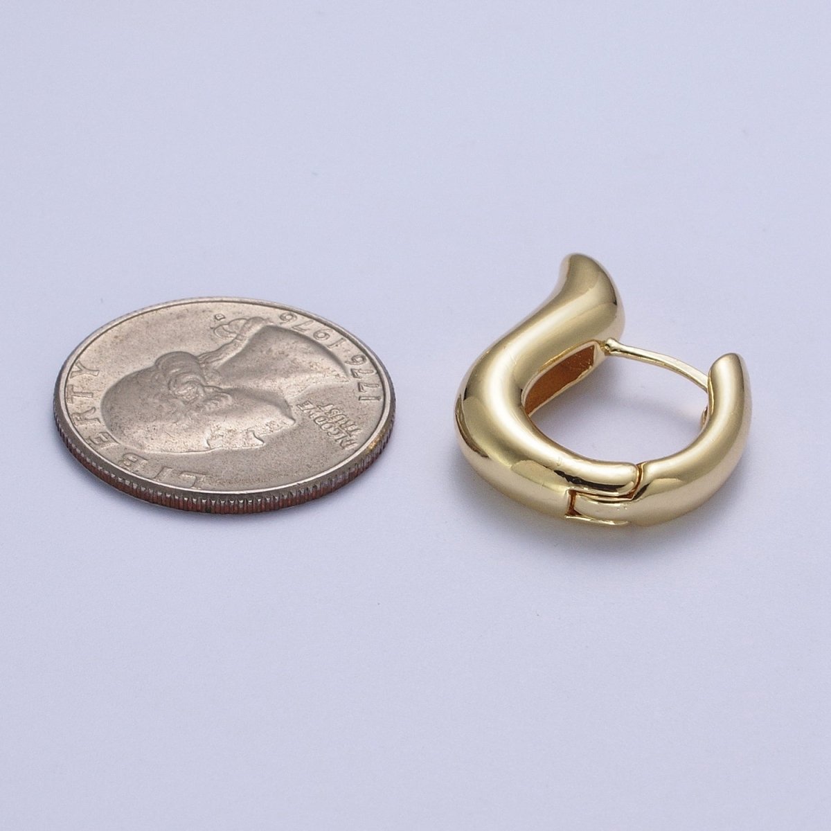 Gold Chunky Geometric Harp Vase 20mm Unique Modern Huggie Hoops Statement Earrings | AE-536