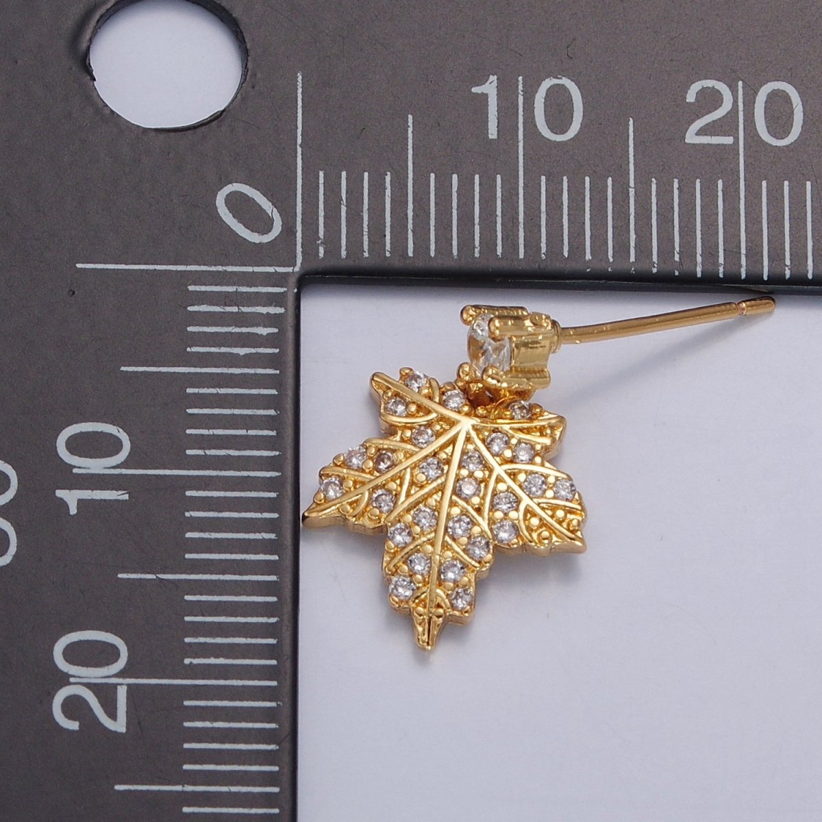 Gold Maple Leaf Stud Earring T-401