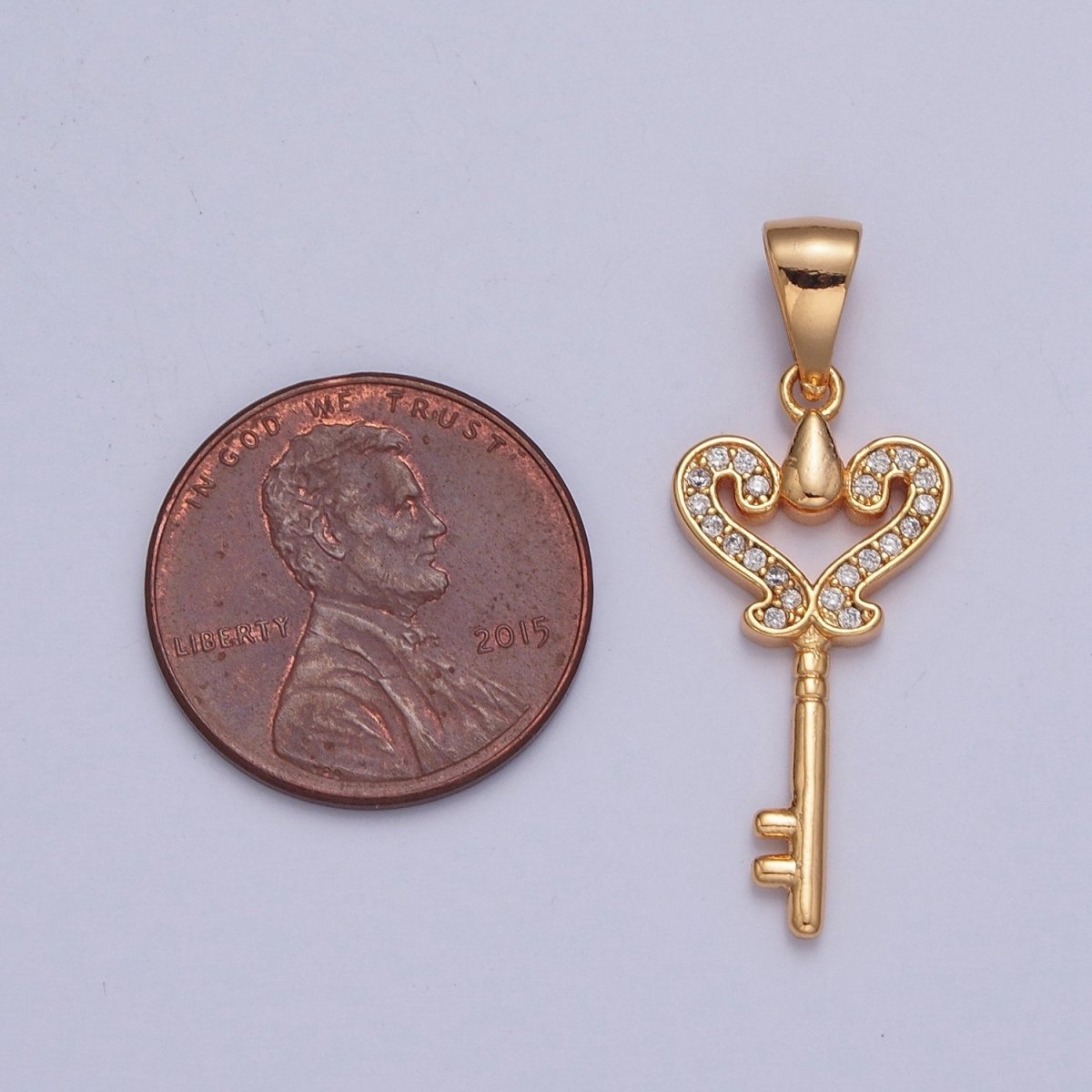 Micro Pave CZ Heart Themed Lock Key Pendant For Necklace Making X-378