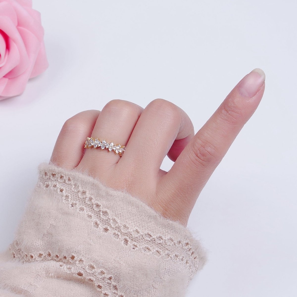 Minimalist Clover Round Clear Cubic Zirconia Stacking Gold Ring | U-188