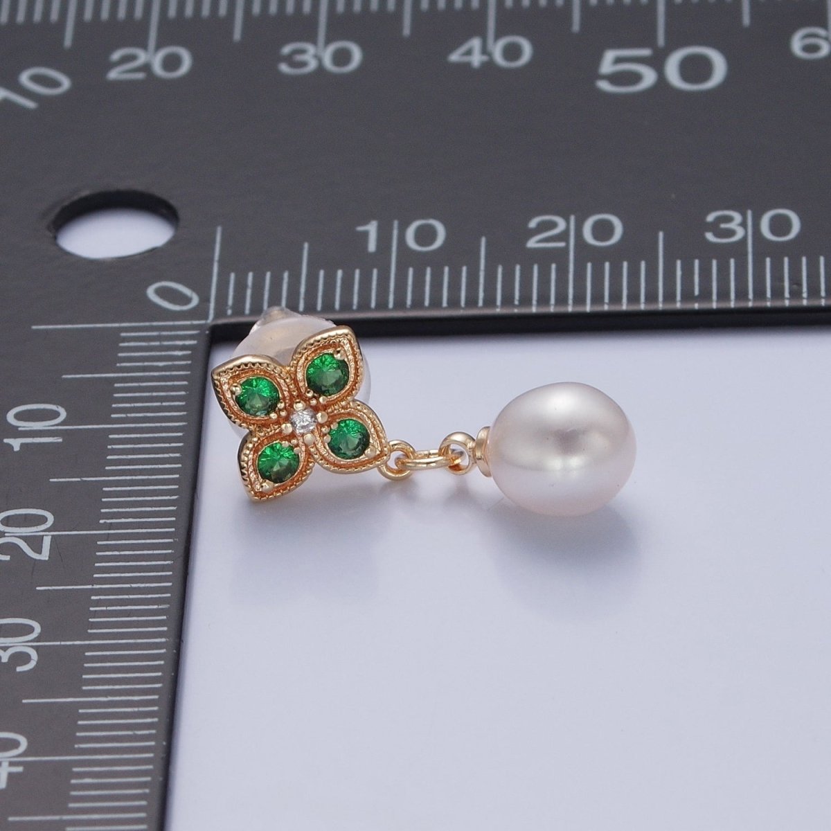 Minimalist Green Emerald CZ Drop Stud Earring With Pearl V-376