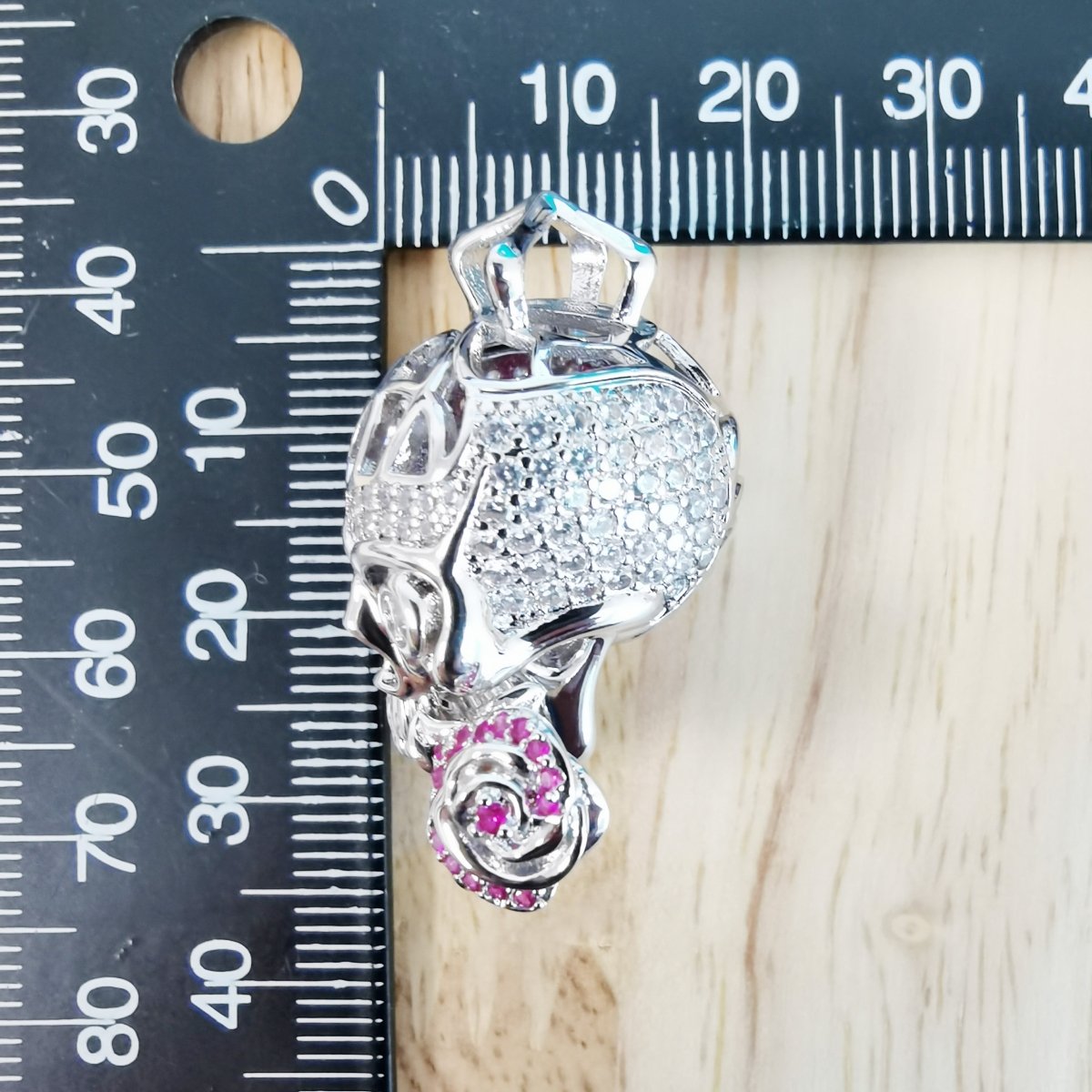 Rhinestone Silver 3D Skull with Rose Charm I-899