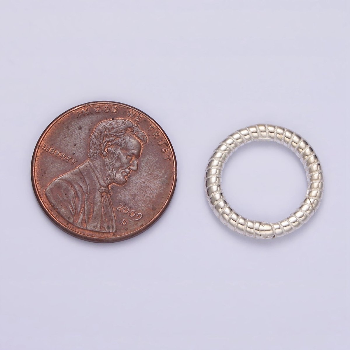 S925 Sterling Silver 15.7mm Line-Textured Round Push Spring Gate Ring Supply | SL-385