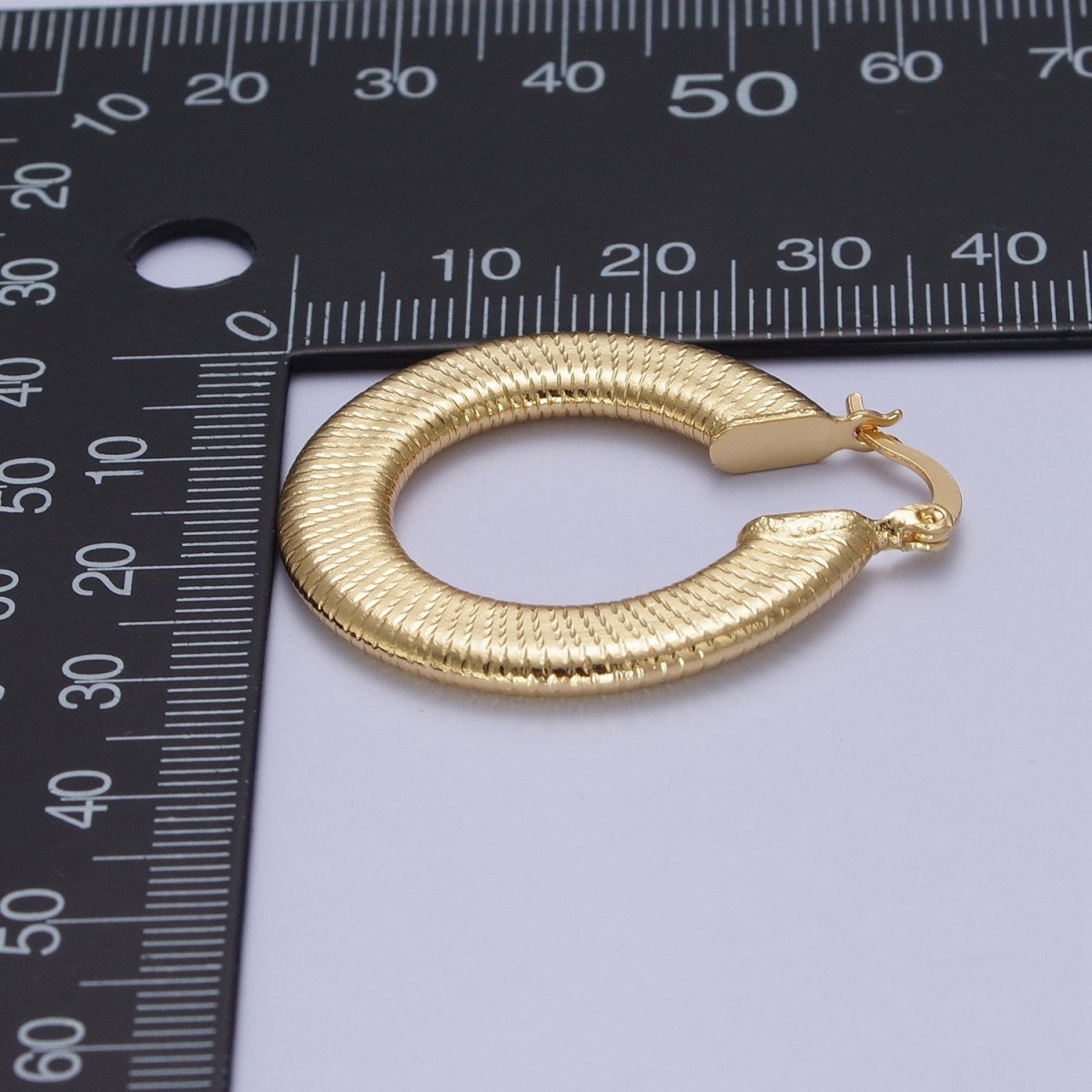 Unique Gold Hoops Line Pattern Earring for Fashion Statement Jewelry T-023