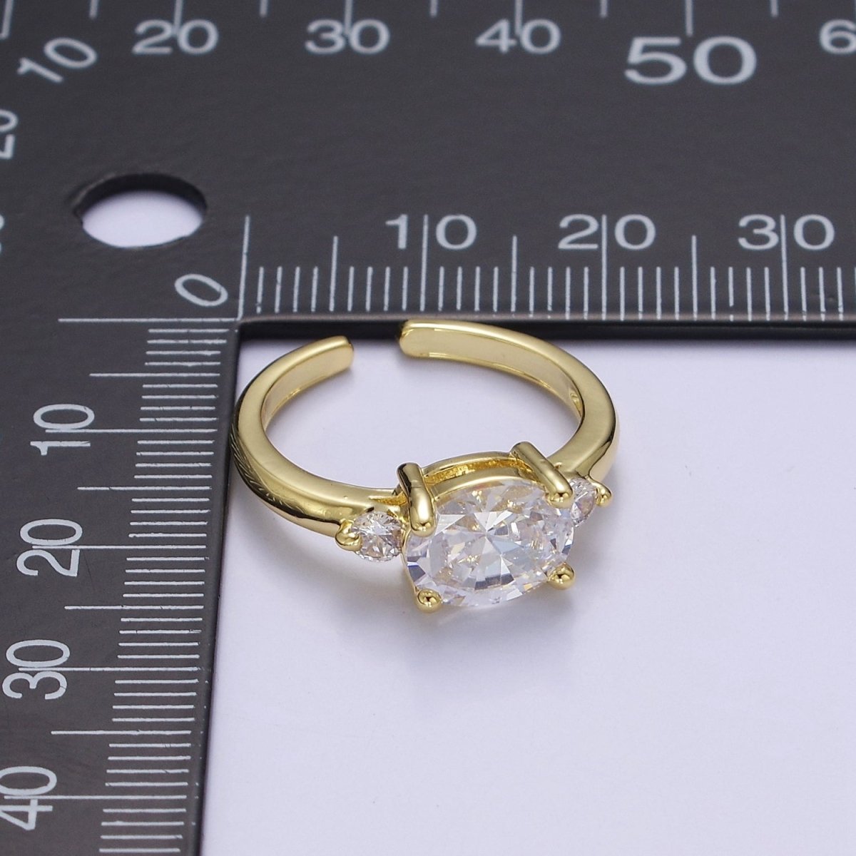 Vintage Solitaire Oval Clear CZ Stones Ring Size 7 Open Adjustable Jewelry O-2168