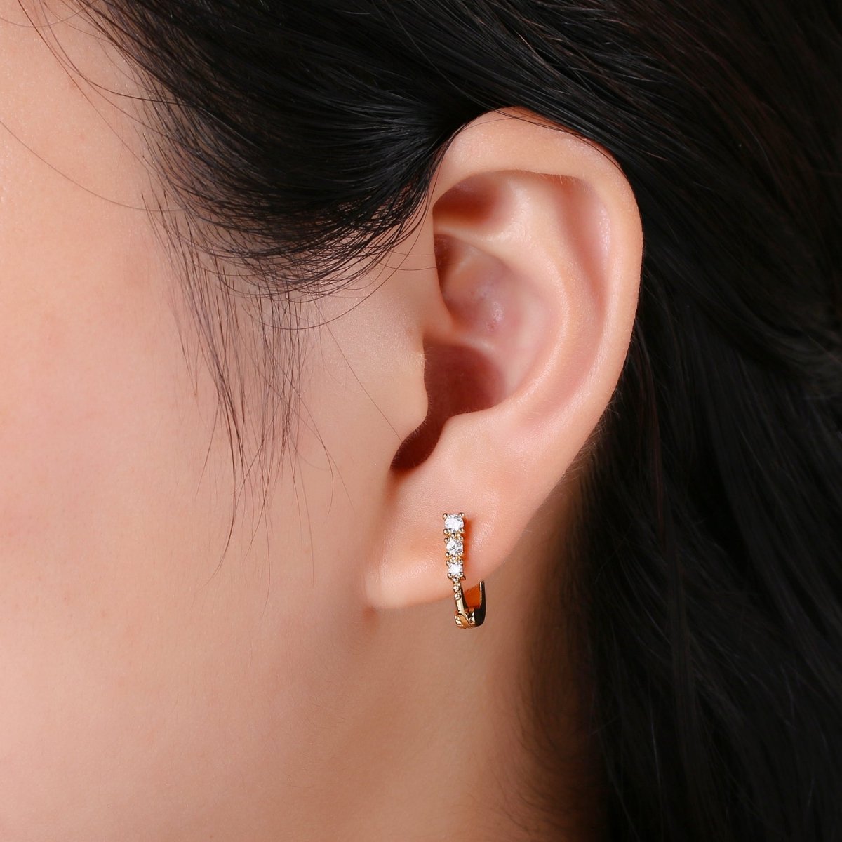 U Shape Lever Huggie Hoop Earrings in 14K Gold fIlled Sparkly CZ Stones, Minimalist Geometric Hoop Earrings Q-182