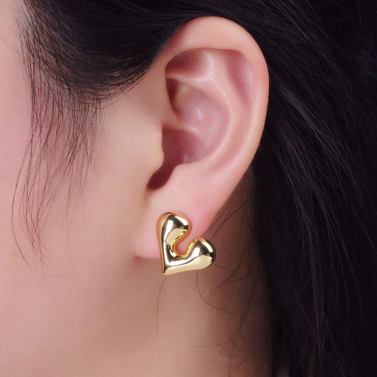 14K Gold Filled Chubby Heart Minimalist Stud Earrings | P484