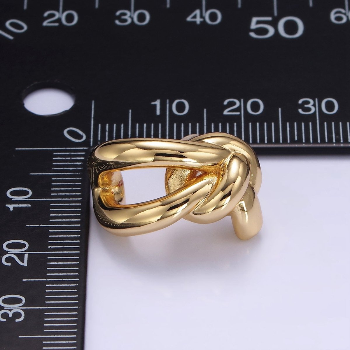 14K Gold Filled Knot Band C-Shaped Hoop Earrings | P506