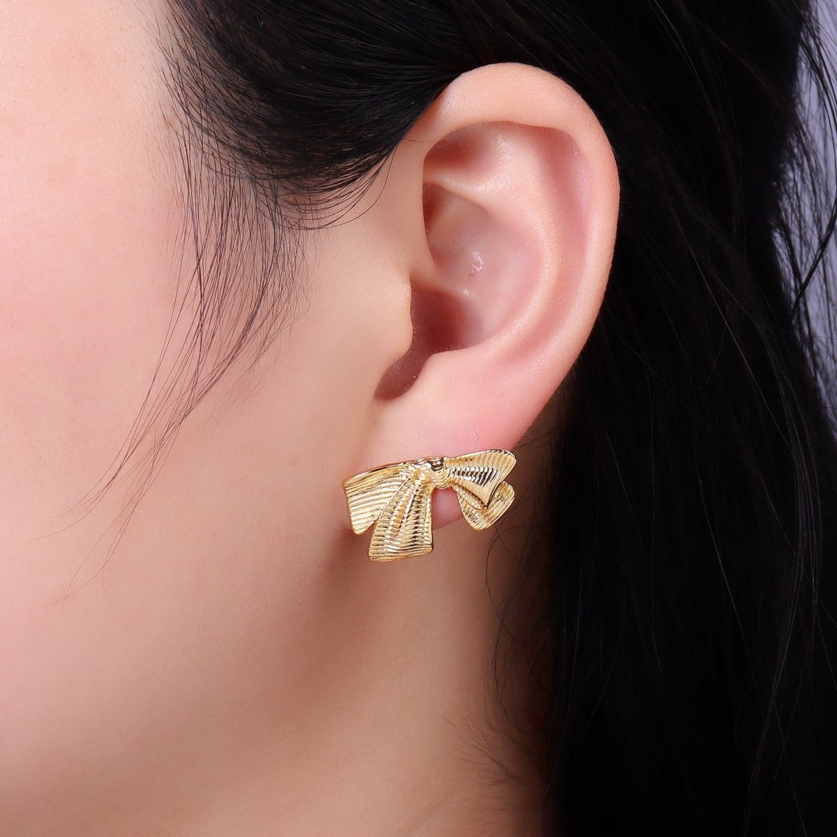 14K Gold Filled Line-Textured Ribbon Bow Stud Earrings | P503