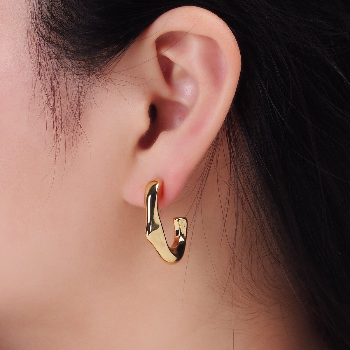 14K Gold Filled Molten Edged J-Shaped Hoop Earrings | P097