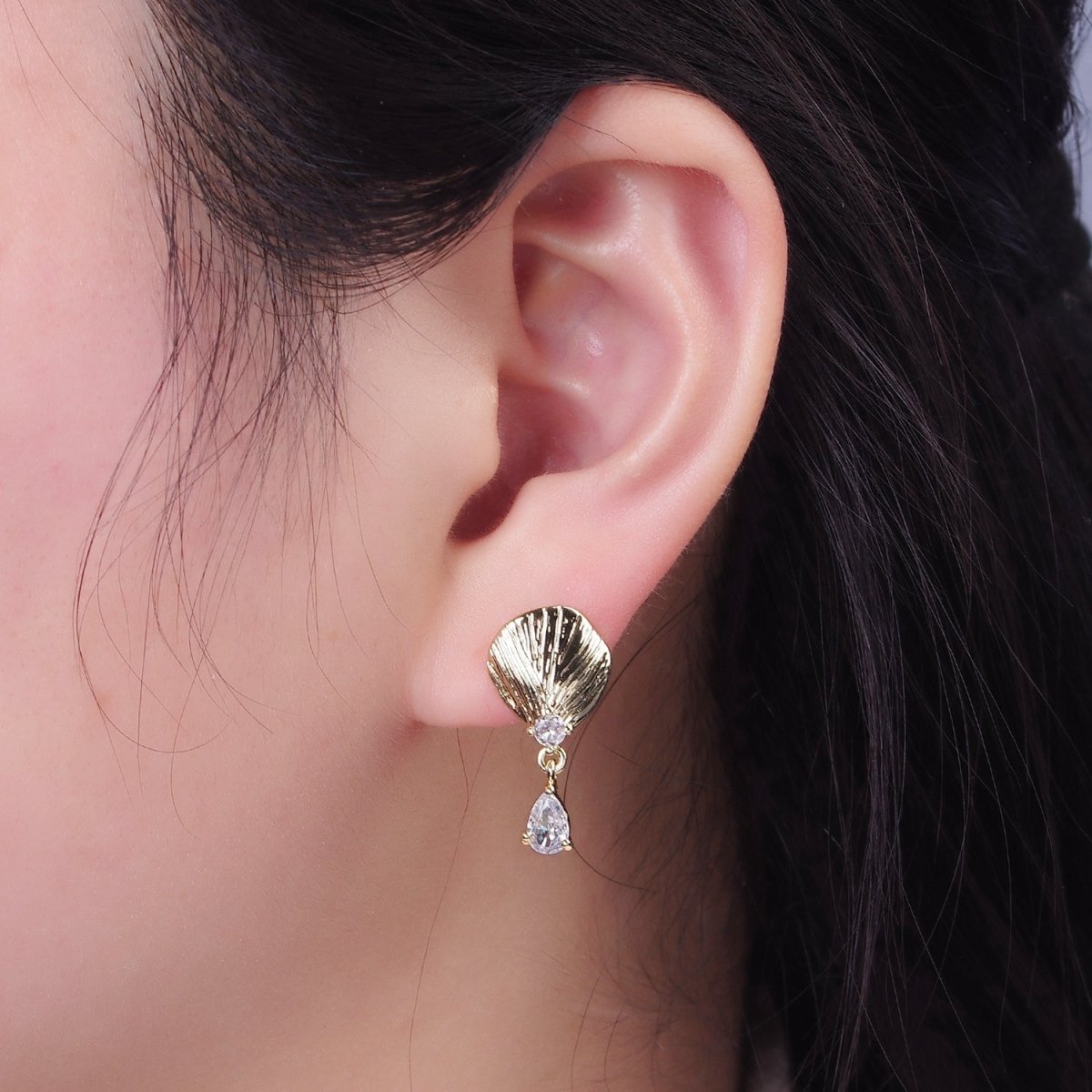14K Gold Filled Teardrop CZ Clam Shell Drop Stud Earrings | P483
