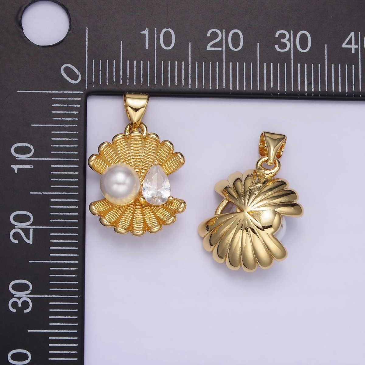 14K Gold Filled20mm Pearl Teardrop CZ Textured Clam Shell Pendant | AA1313