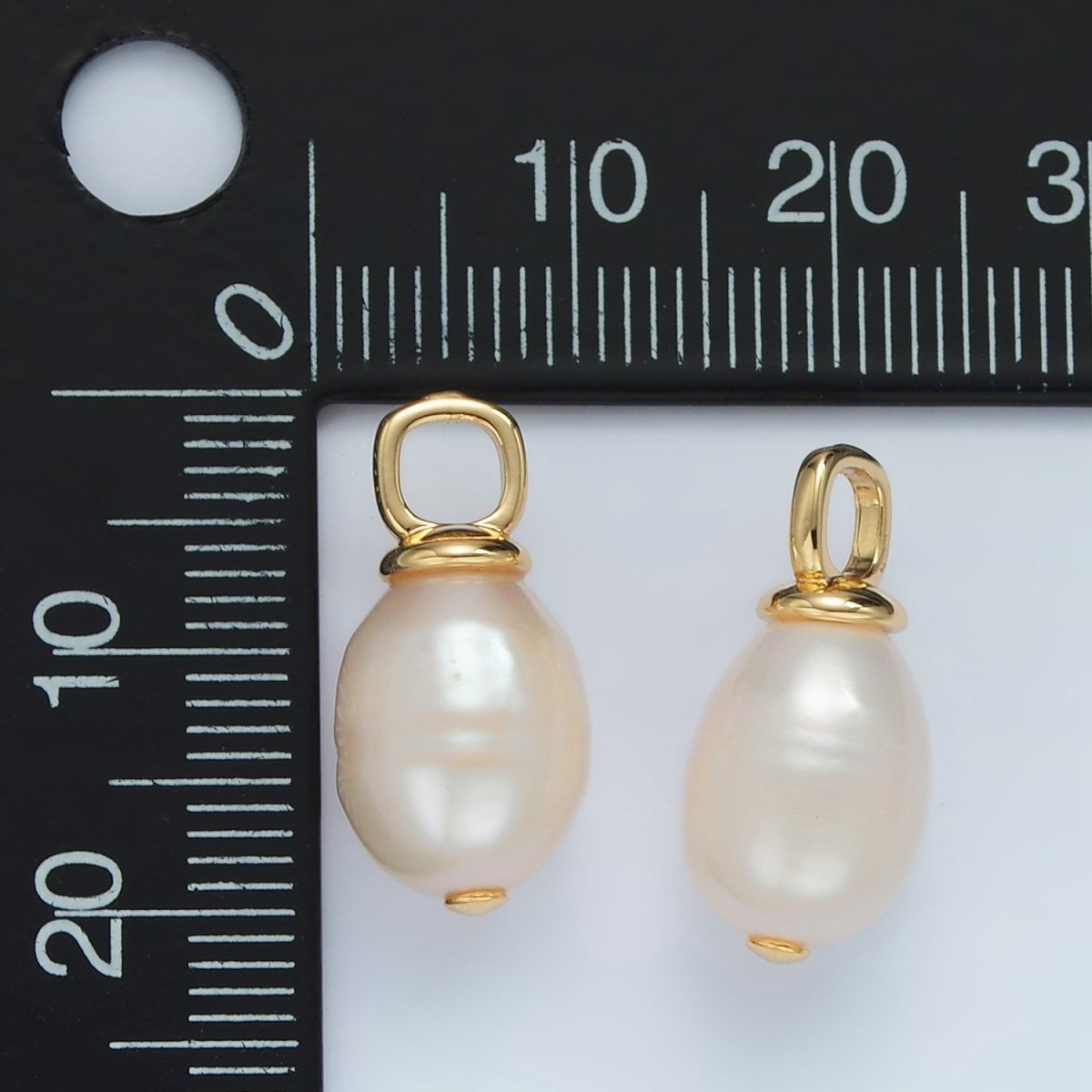 16K Gold Filled 20mm White Ringed Freshwater Pearl Square Bail Drop Pendant | P1864