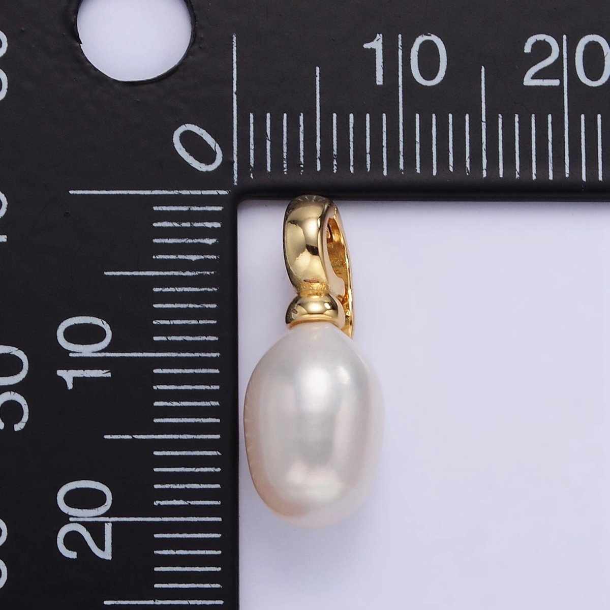 16K Gold Filled White Freshwater Pearl Snap Latch Drop Pendant | P1889