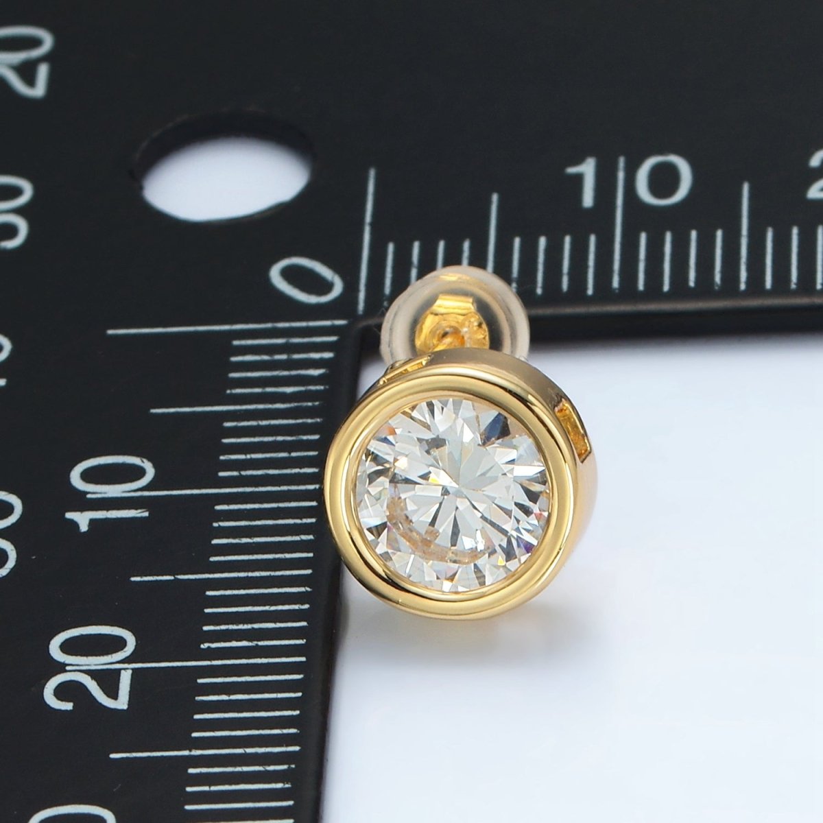 24K Gold Filled 10mm Clear CZ Round Bezel Stud Earrings | P538