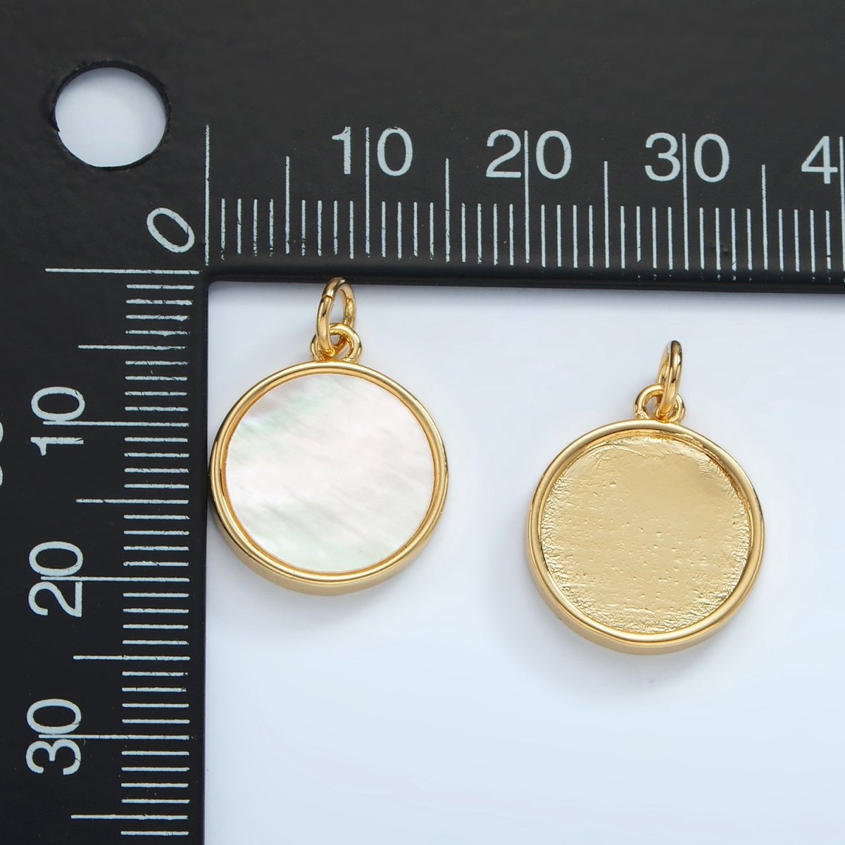 24K Gold Filled 10mm Shell Pearl Bezel Round Charm | AG929