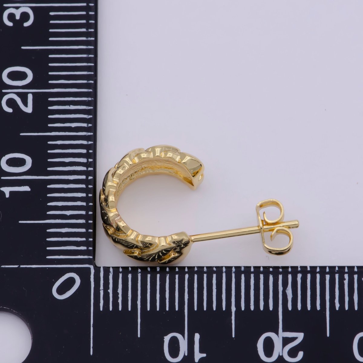 24K Gold Filled 15mm Geometric Quilted Bar C-Shaped Hoop Earrings | AB1202