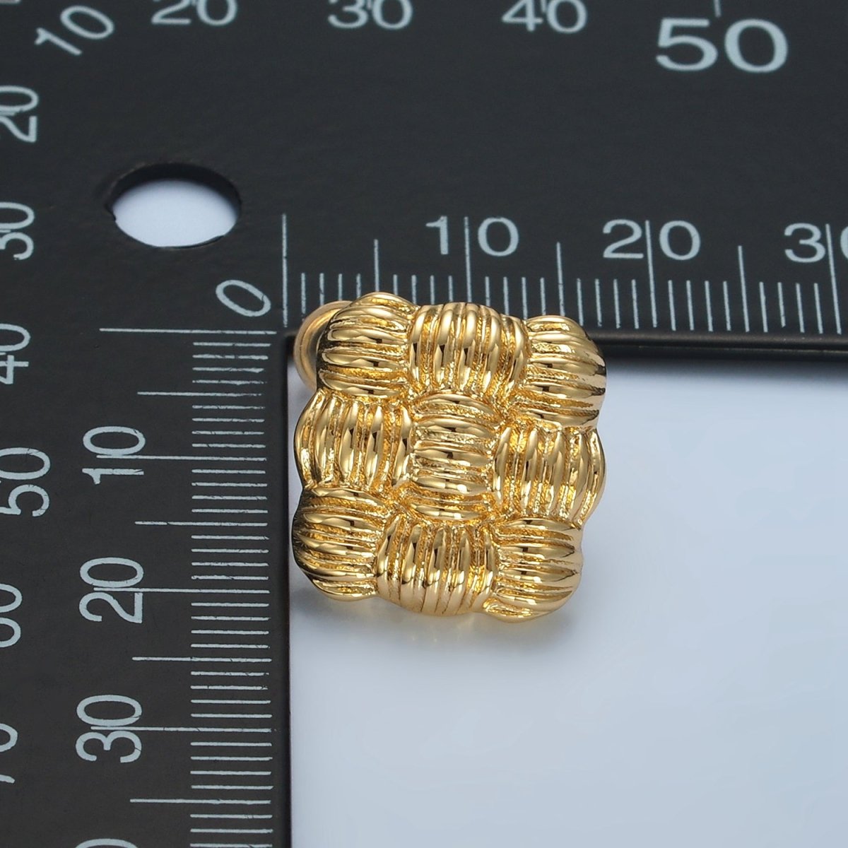 24K Gold Filled 15mm Ribbed Croissant Woven Square Stud Earrings | AD657