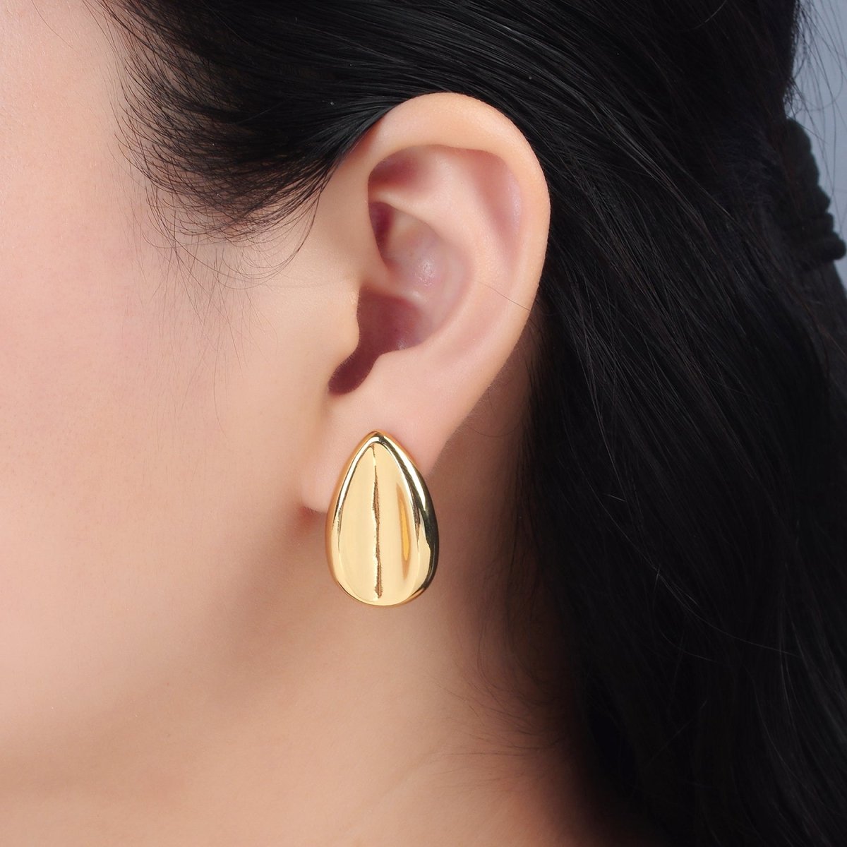 24K Gold Filled 17mm Curved Teardrop Minimalist Stud Earrings | AD651