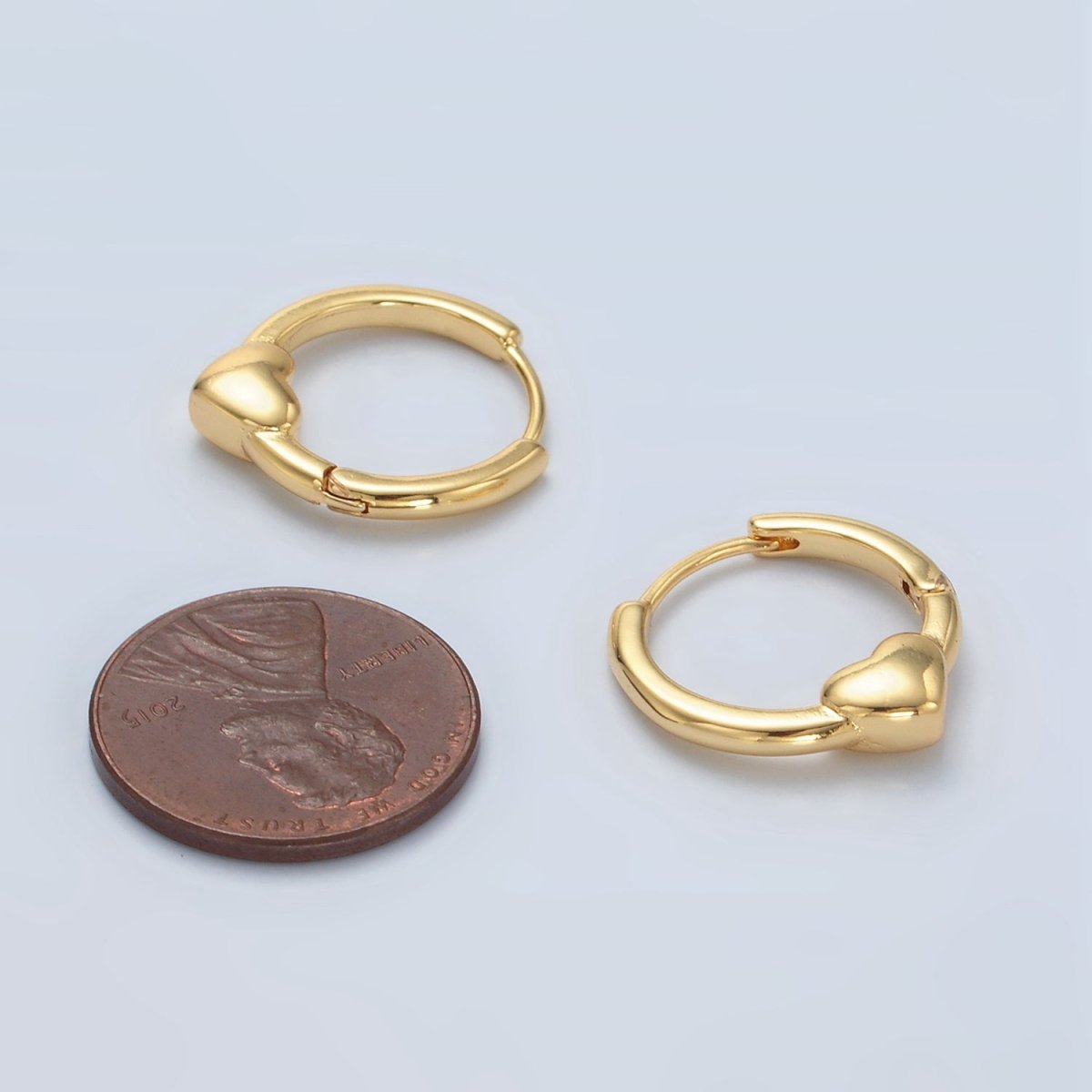 24K Gold Filled 18mm Heart Minimalist Huggie Earrings | Q492
