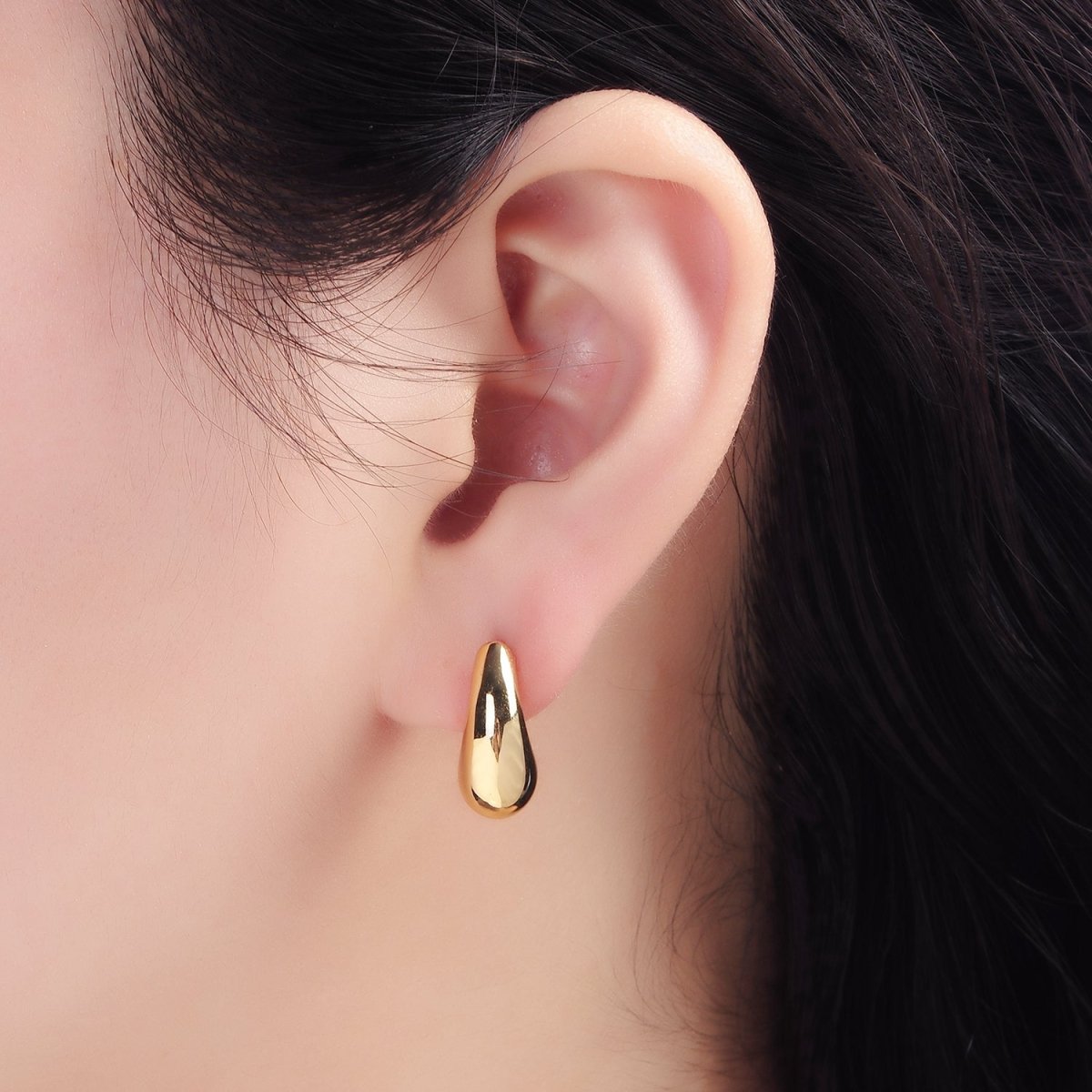 24K Gold Filled 20mm Chubby Teardrop Hoop Earrings | Q050