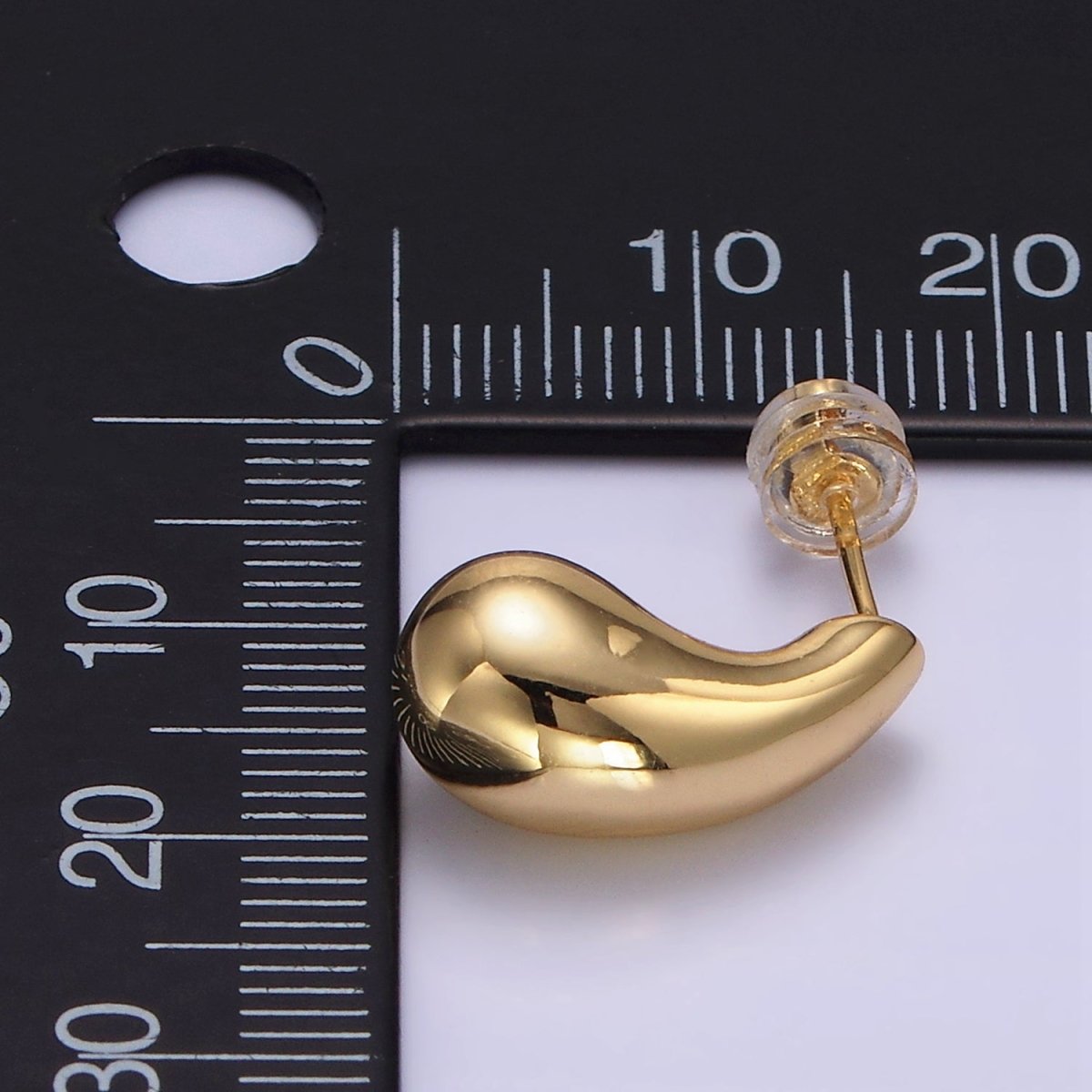 24K Gold Filled 20mm Chubby Teardrop Hoop Earrings | Q050