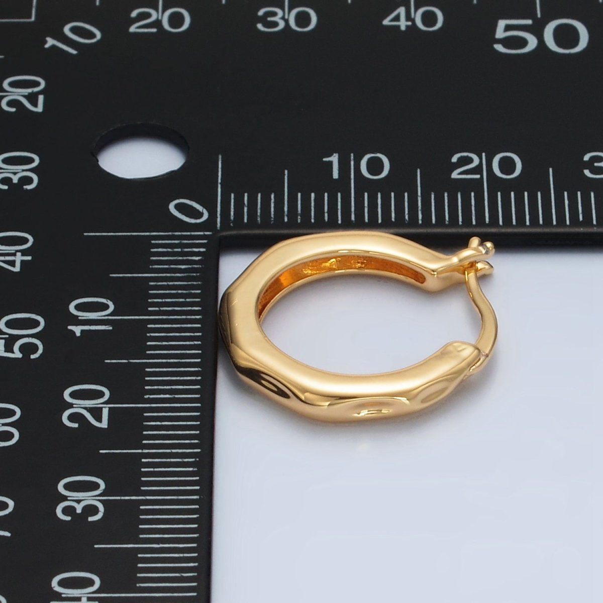 24K Gold Filled 20mm Hammered Minimalist Cartilage Latch Hoop Earrings | T208