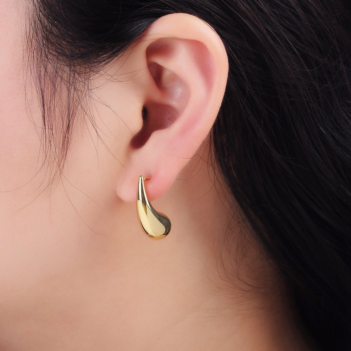 24K Gold Filled 23mm Minimalist Teardrop Stud Earrings | P512